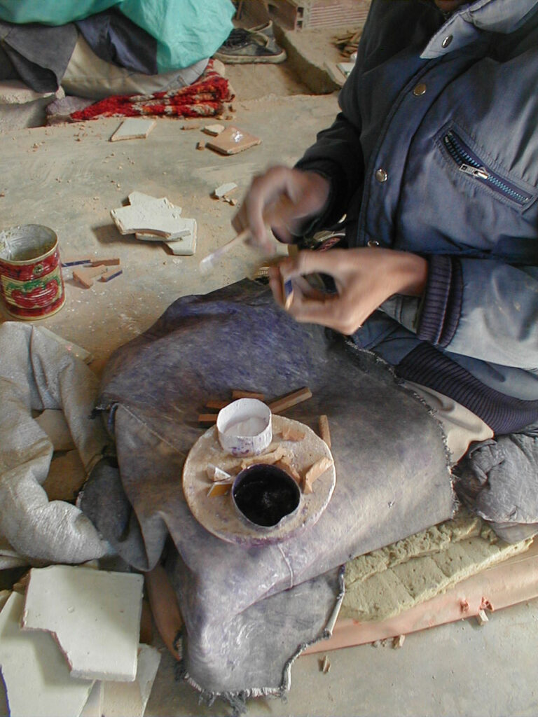 Zellige Marrakech traçage zellige et bejmat